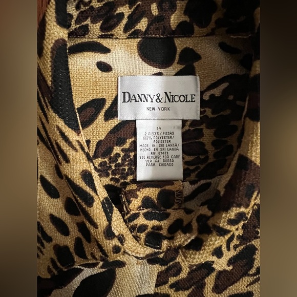 DANNY AND NICOLE Vintage Animal Print Short Sleeve Button Up Blouse in Size 14 - Picture 4 of 5